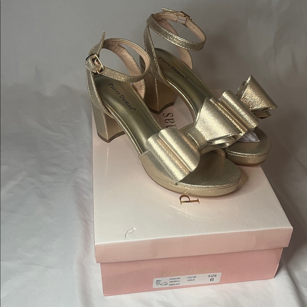 Pierre Dumas Gold Heels